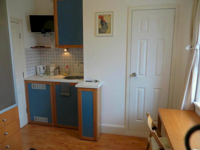 Studio To Rent In Fulham Palace Road, London, W6