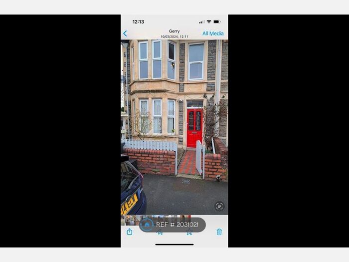 3 Bedroom End Of Terrace House To Rent In College Avenue, Bristol, BS16