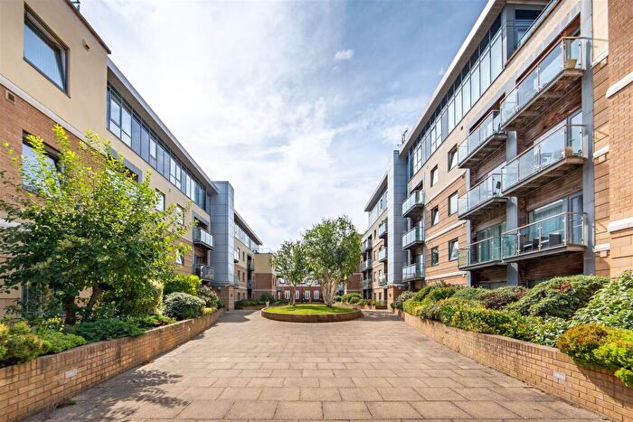 2 Bedroom Apartment For Sale In Grove Park Oval, Gosforth, NE3
