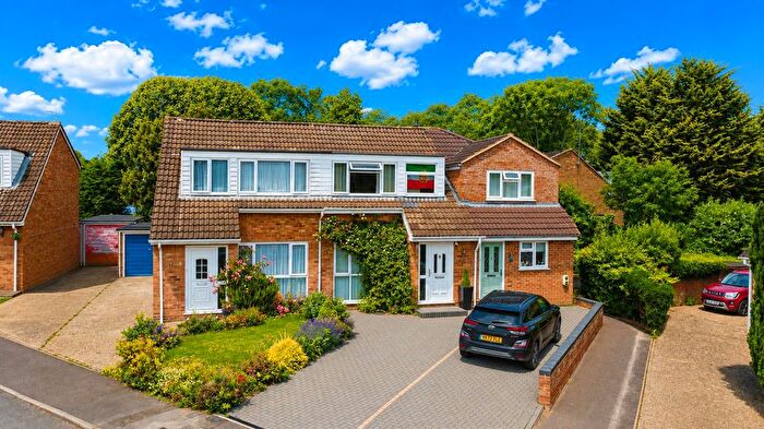 3 Bedroom Terraced House For Sale In Chalfont Close, Woodhall Farm, Hemel Hempstead, HP2