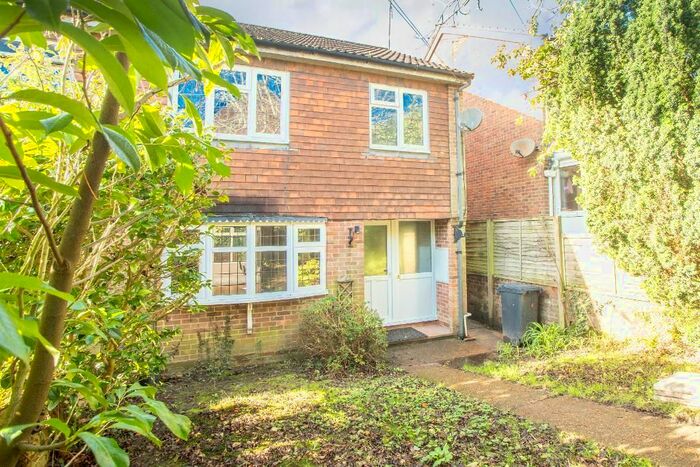 3 Bedroom Semi-Detached House To Rent In Willow Close, Heathfield, East Sussex, TN21