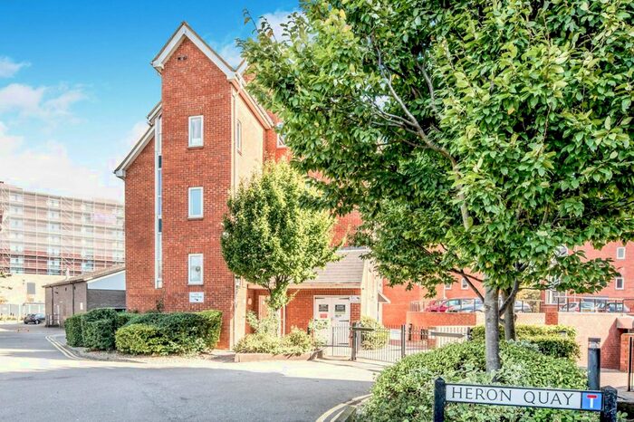 2 Bedroom Flat To Rent In Heron Quay, Commercial Road, Bedford MK40