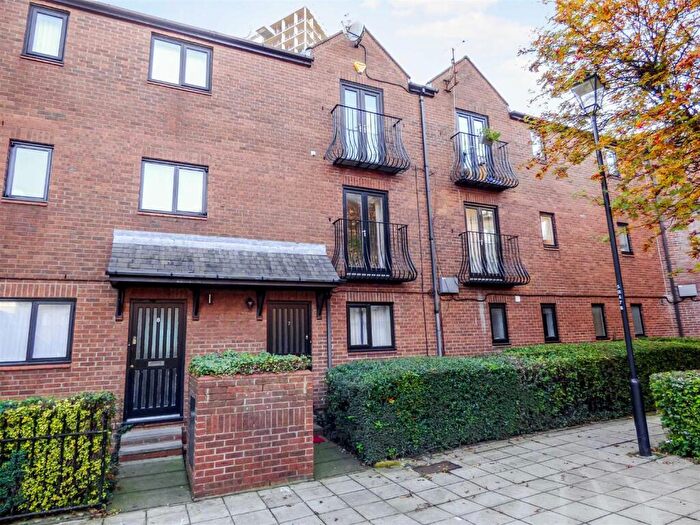 1 Bedroom Apartment To Rent In Blackfriars Court, Newcastle Upon Tyne, NE1