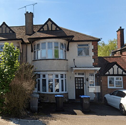 3 Bedroom Flat To Rent In Harrow, HA3