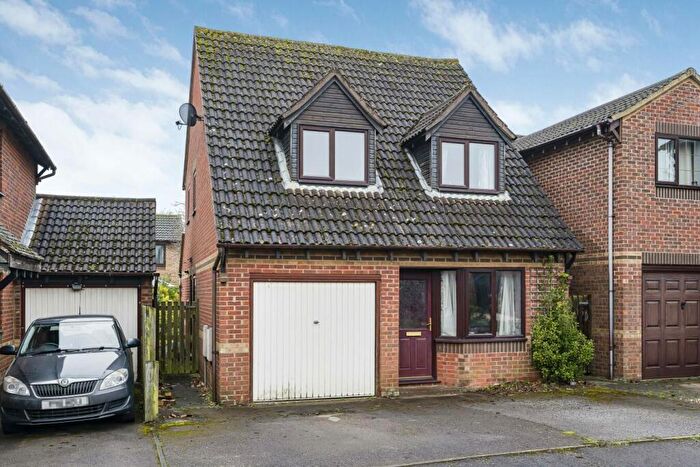 3 Bedroom Detached House For Sale In Willow Drive, Bicester, OX26