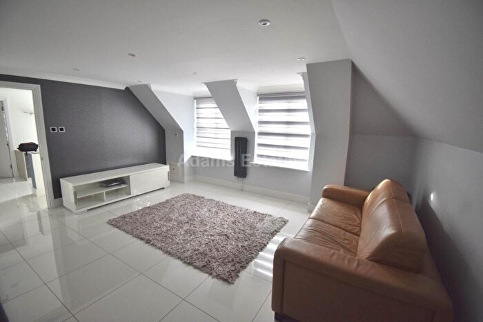 2 Bedroom Apartment To Rent In Pocket Place, Earley, RG6