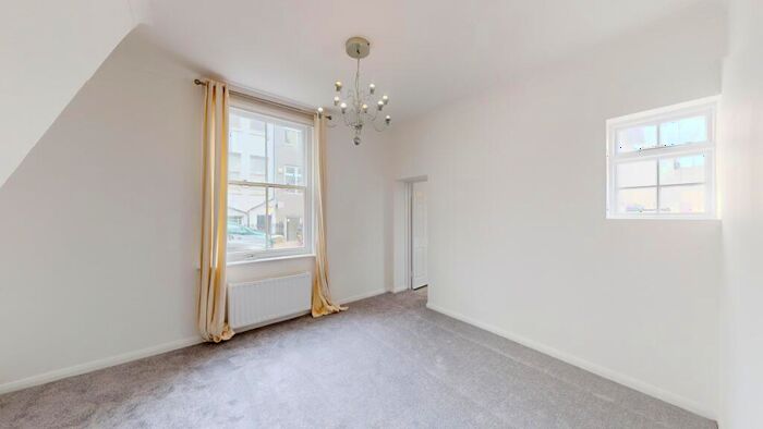 2 Bedroom Flat To Rent In Clarence Square, Brighton, BN1