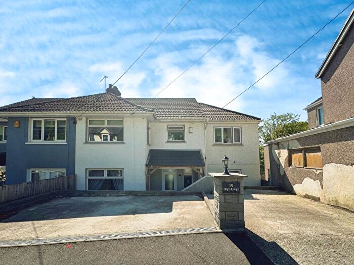 4 Bedroom Semi Detached House For Sale In Derllwyn Road, Tondu, Bridgend, CF32