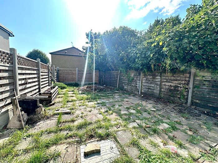 1 Bedroom Flat To Rent In Windus Road, London, N16