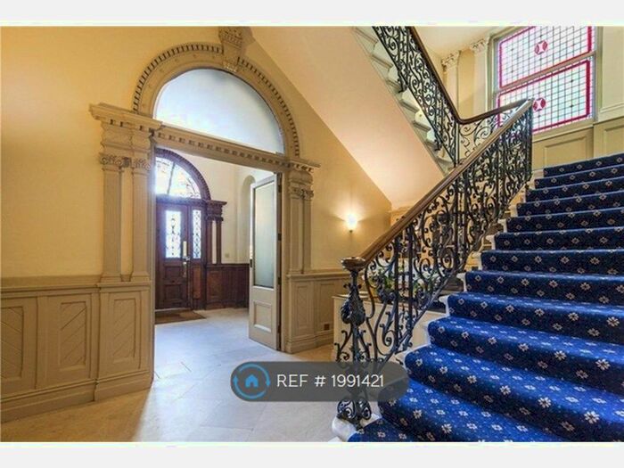 1 Bedroom Flat To Rent In Bladon Lodge, London, SW5