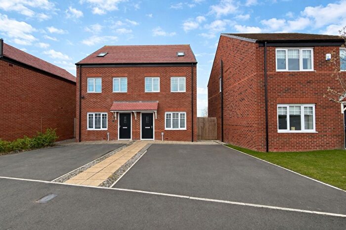 3 Bedroom Town House For Sale In Laing Close, Sunderland, SR5