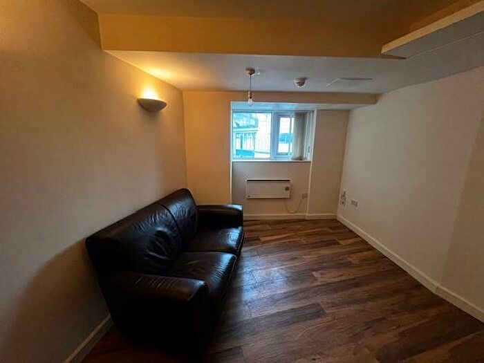 1 Bedroom Flat To Rent In The Gatehaus, Leeds Road, Bradford, BD1