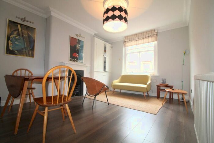 1 Bedroom Flat To Rent In Parker Mews, London, WC2B