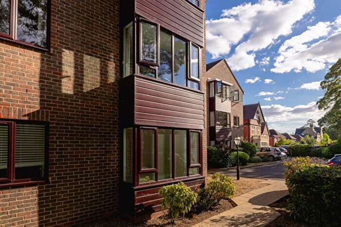 2 Bedroom Flat To Rent In Hernes Road, The Firs Hernes Road, OX2