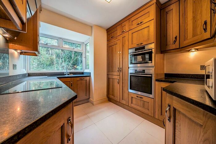 3 Bedroom Flat For Sale In Sandall Close, Ealing, London, W5