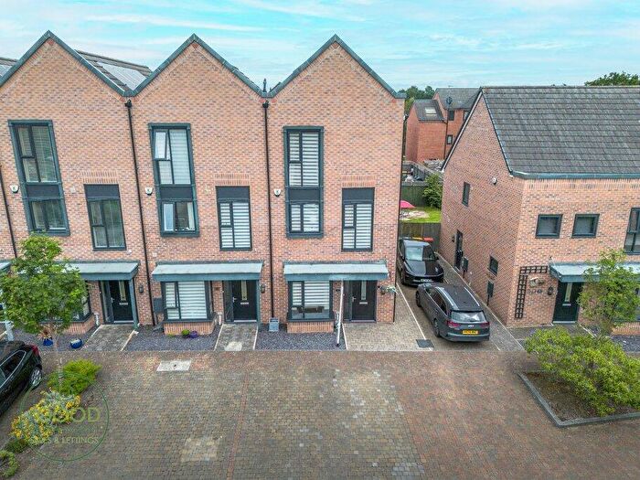 4 Bedroom Town House For Sale In Siskin Road, Preston, PR4