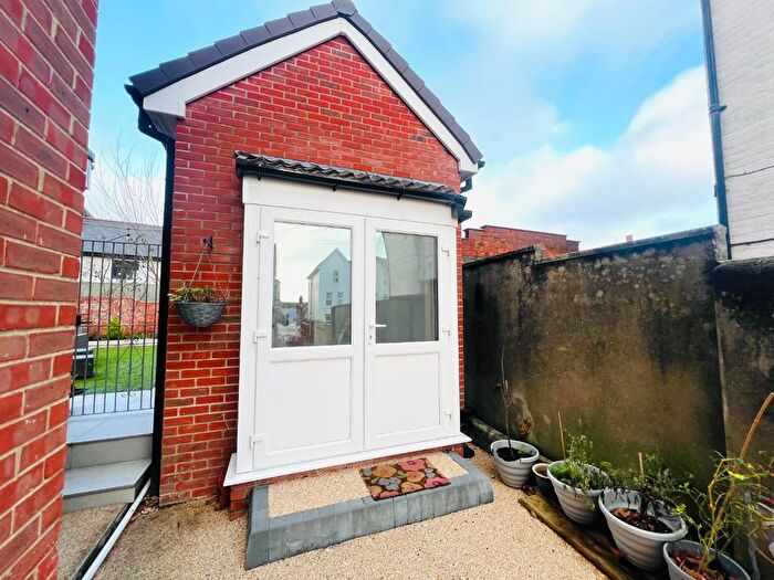 Studio To Rent In Carlton Road South, Weymouth, DT4