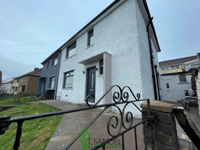3 Bedroom Semi-Detached House To Rent In Brynheulog, Mountain Ash, CF45