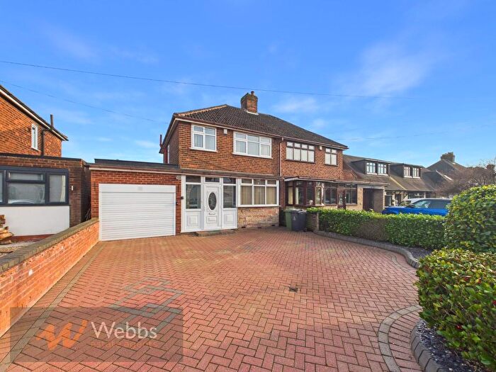 3 Bedroom Semi Detached House For Sale In Castle Road, Walsall, WS9