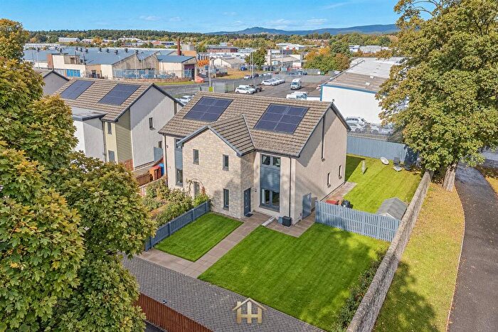 3 Bedroom Semi-Detached House For Sale In Kilspindie Crescent, Dundee, DD2
