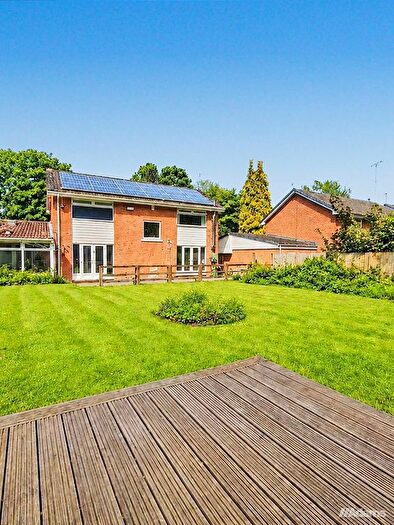 5 Bedroom Detached House For Sale In Stockham Close, Halton Village, WA7