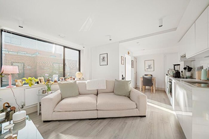 1 Bedroom Apartment To Rent In Lingfield Crescent, London, Greater London, SE9