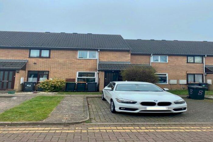 2 Bedroom Property To Rent In Chesterton Mews, Bedford, MK40