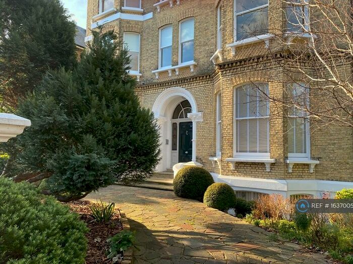 2 Bedroom Flat To Rent In Eaton Gardens, Hove, BN3