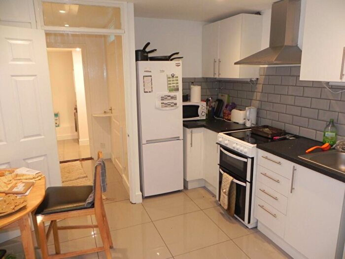 5 Bedroom Semi Detached House To Rent In Greville Close, GU2