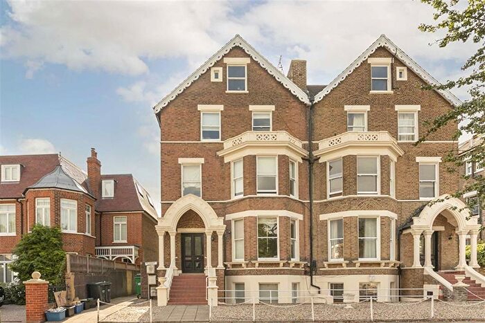 1 Bedroom Flat To Rent In Kew Gardens Road, Kew, Richmond, TW9