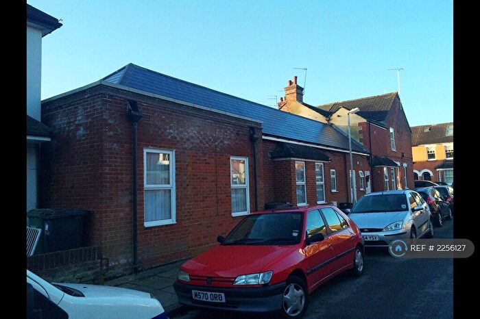 2 Bedroom Flat To Rent In Burnham Road, St. Albans, AL1