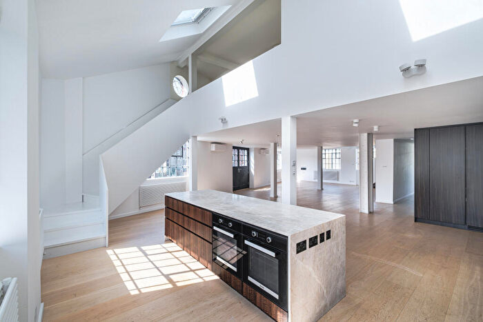 3 Bedroom Flat For Sale In Haybridge House, Clapton, E5
