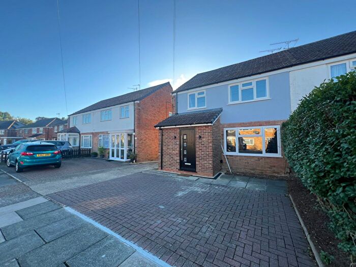 3 Bedroom Semi-Detached House For Sale In Burlands, Crawley, RH11