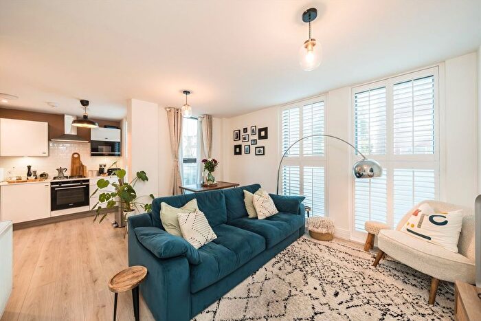 2 Bedroom Flat For Sale In Worple Road, Wimbledon, SW19