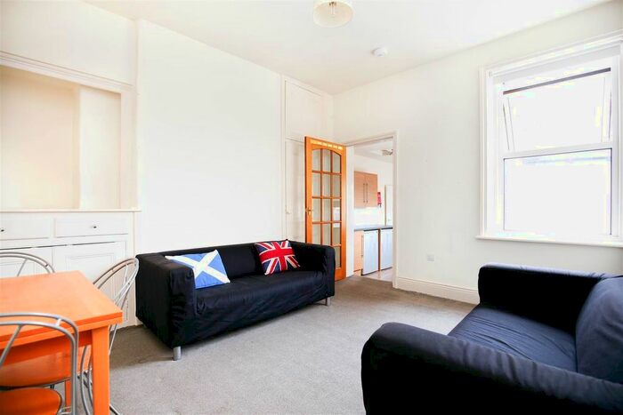 3 Bedroom Flat To Rent In Bayswater Road, Jesmond, Newcastle Upon Tyne, NE2