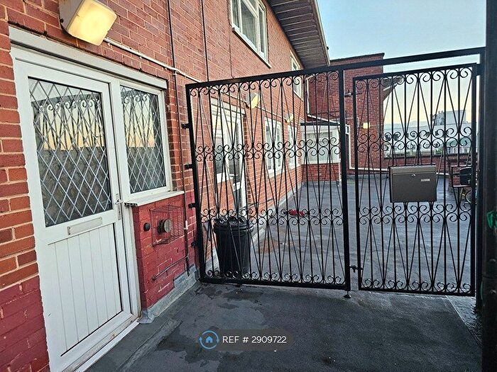 2 Bedroom Maisonette To Rent In South St, Exeter, EX1
