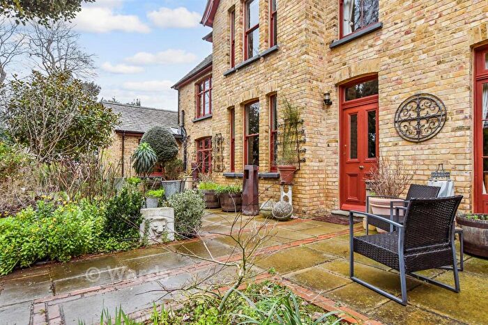 3 Bedroom End Of Terrace House For Sale In Devonshire Terrace, Broadstairs, Kent, CT10