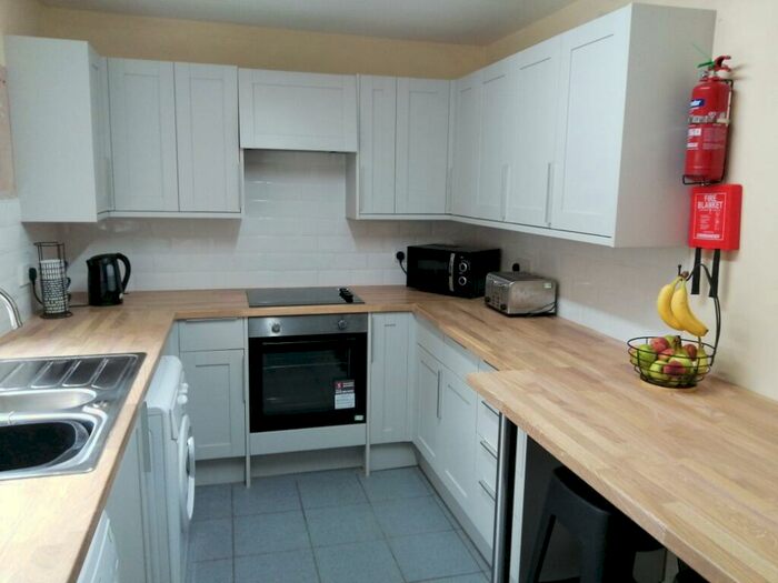 5 Bedroom Semi-Detached House To Rent In Ladybarn Lane, Fallowfield, Manchester, M14