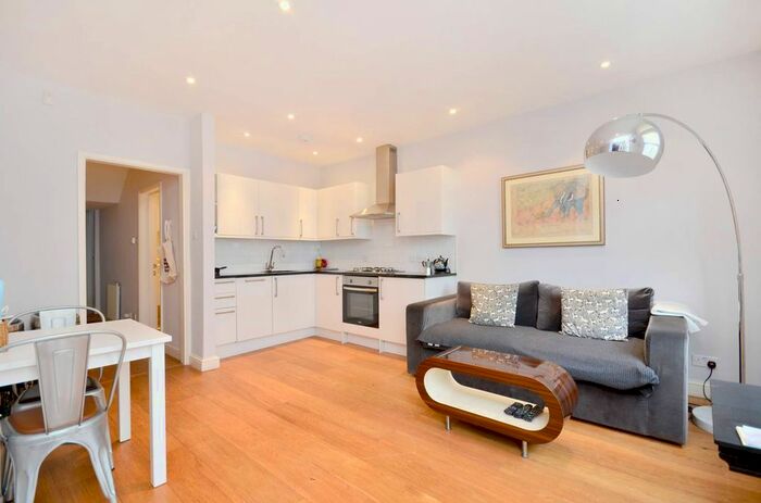 2 Bedroom Flat To Rent In Portobello Road, Portobello, London, W11