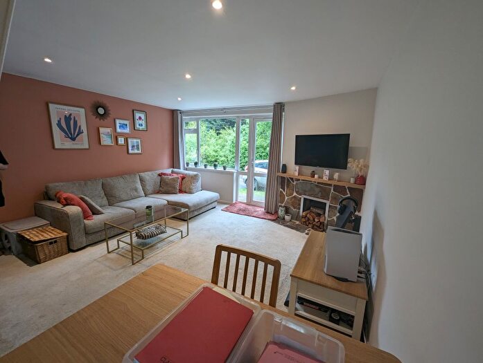 2 Bedroom Maisonette To Rent In North Orbital Road, Uxbridge, UB9