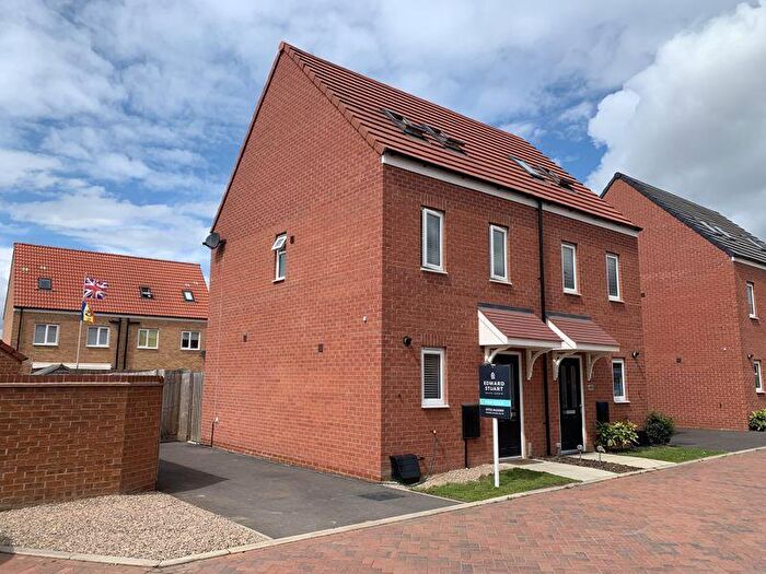 3 Bedroom House To Rent In Linus Grove, Peterborough, PE2