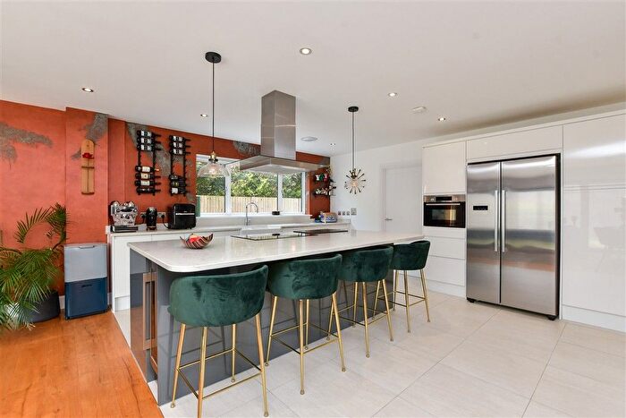 4 Bedroom Detached House For Sale In Elizabeth Drive, Woodnesborough, Sandwich, Kent, CT13