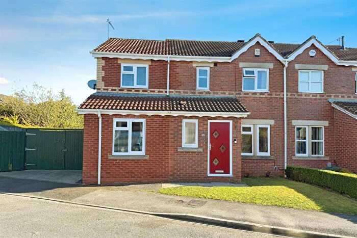 4 Bedroom Semi-Detached House For Sale In Navigation Way, Hull, HU9