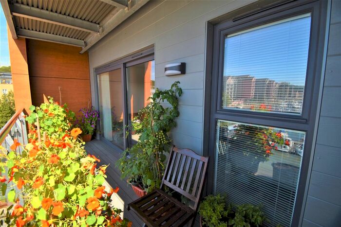 1 Bedroom Flat For Sale In Newfoundland Way, Portishead, Bristol, BS20
