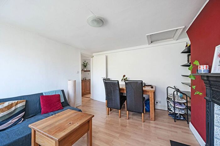 1 Bedroom Flat To Rent In Percy Circus, Finsbury, London, WC1X