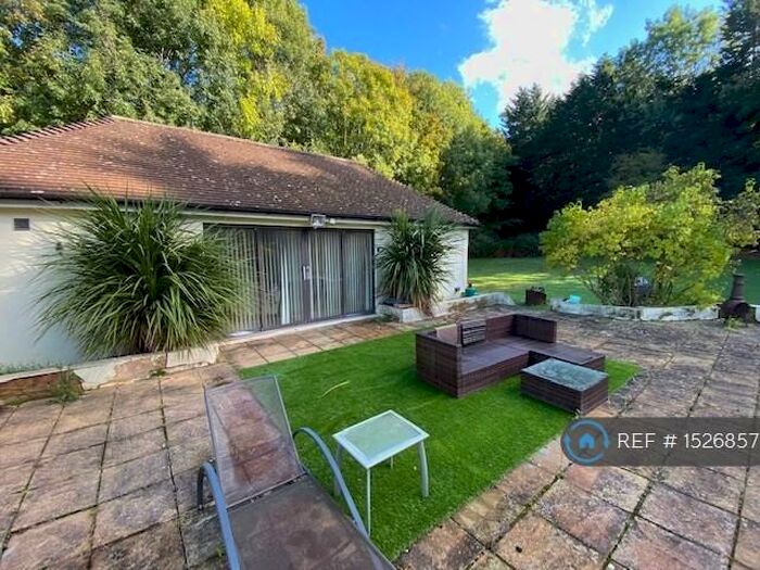 1 Bedroom Bungalow To Rent In Ashford Road, Hollingbourne, Maidstone, ME17