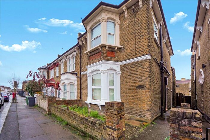 2 Bedroom Apartment To Rent In Howson Road, London, SE4