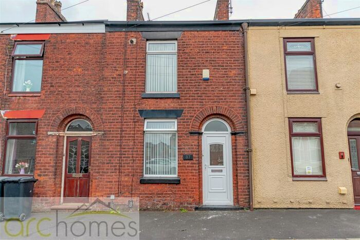 2 Bedroom Terraced House To Rent In Bolton Old Road, Atherton, Manchester, M46