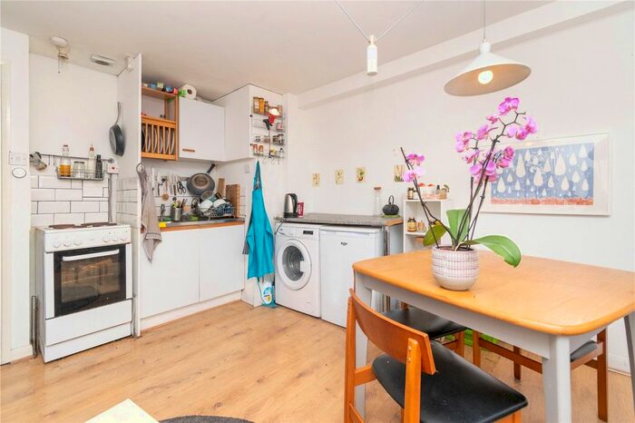 1 Bedroom Flat To Rent In Mare Street, Hackney, London, E8