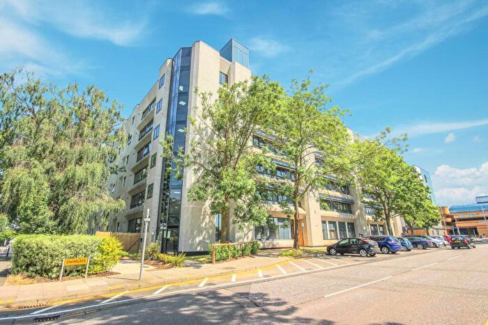 1 Bedroom Apartment To Rent In Skyline House, Swingate, Stevenage, SG1
